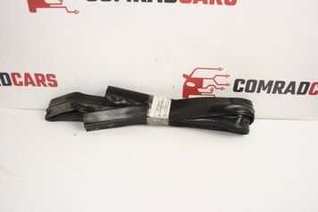 Уплотнитель дверного проема по порогу правый Ford Edge 15-24 FT4Z58253A10B фото