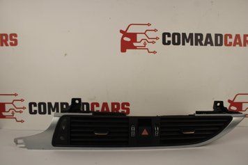 Дефлектор повітроводу передньої панелі центральний Audi A6 11-18 4G1820951J6PS фото