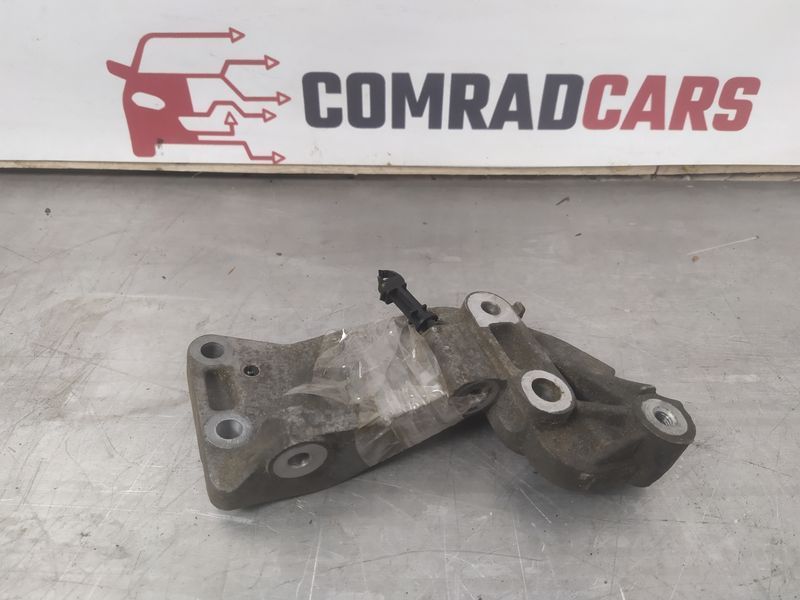 Кронштейн кріплення генератора Jeep Cherokee KL 14-18 4627154AC фото