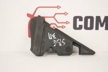 Ущільнювач кута дверей задніх правих Audi A6 2011-2018 (4G0867370) 4G0867370 фото