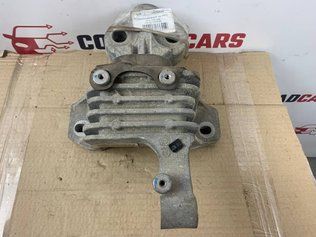 Подушка двигуна лев АКПП Jeep Cherokee 14-18 68190606AE фото