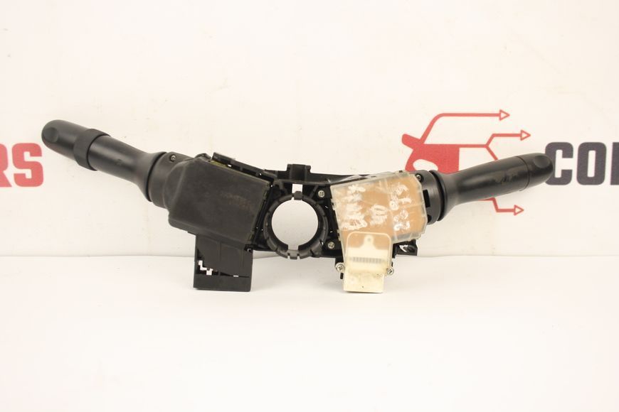 Підрульовий перемикач Лев Toyota Camry 06-11 8414006400 фото