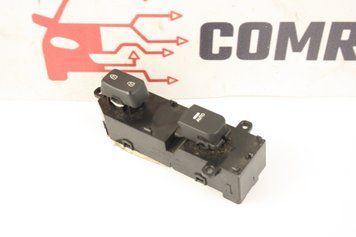Кнопка склопідйомника перед правою Kia Optima 10-15 935752T010 фото