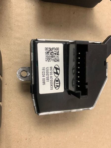 Кнопки руль левые Hyundai Accent 10-17 967001R050 фото
