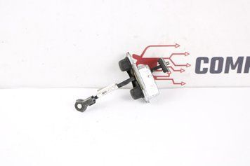 Обмежувач дверей передній Kia Sorento UM 14-20 79390C5000 фото