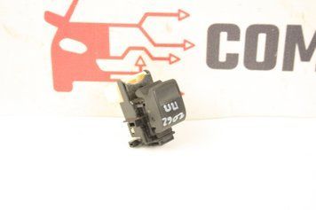 Кнопка склопідйомника передня права Toyota Camry XV 40 06-11 8481052030 фото