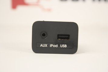 Роз'єм USB-AUX Kia Cerato 09-13 961301M100 фото