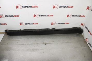 Накладка порога права Mitsubishi Outlander 21- 7250A136 фото