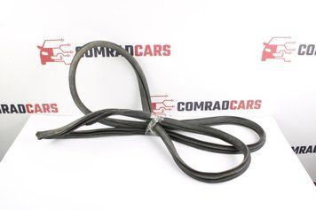 Ущільнювач кузова зад лев Hyundai Elantra HD 06-10 831202H001 фото