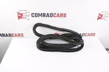 Ущільнювач кузова перед Jeep Renegade 14-24 68267954AA фото