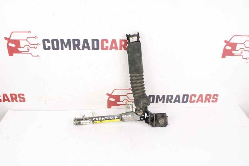 Перопатрон ремня лев Kia Cerato 09-13 888311M800 фото